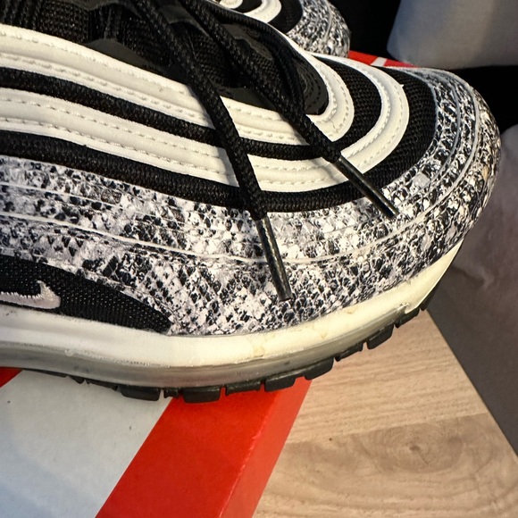 Nike Women’s Air Max 97 - Picture 4 of 7